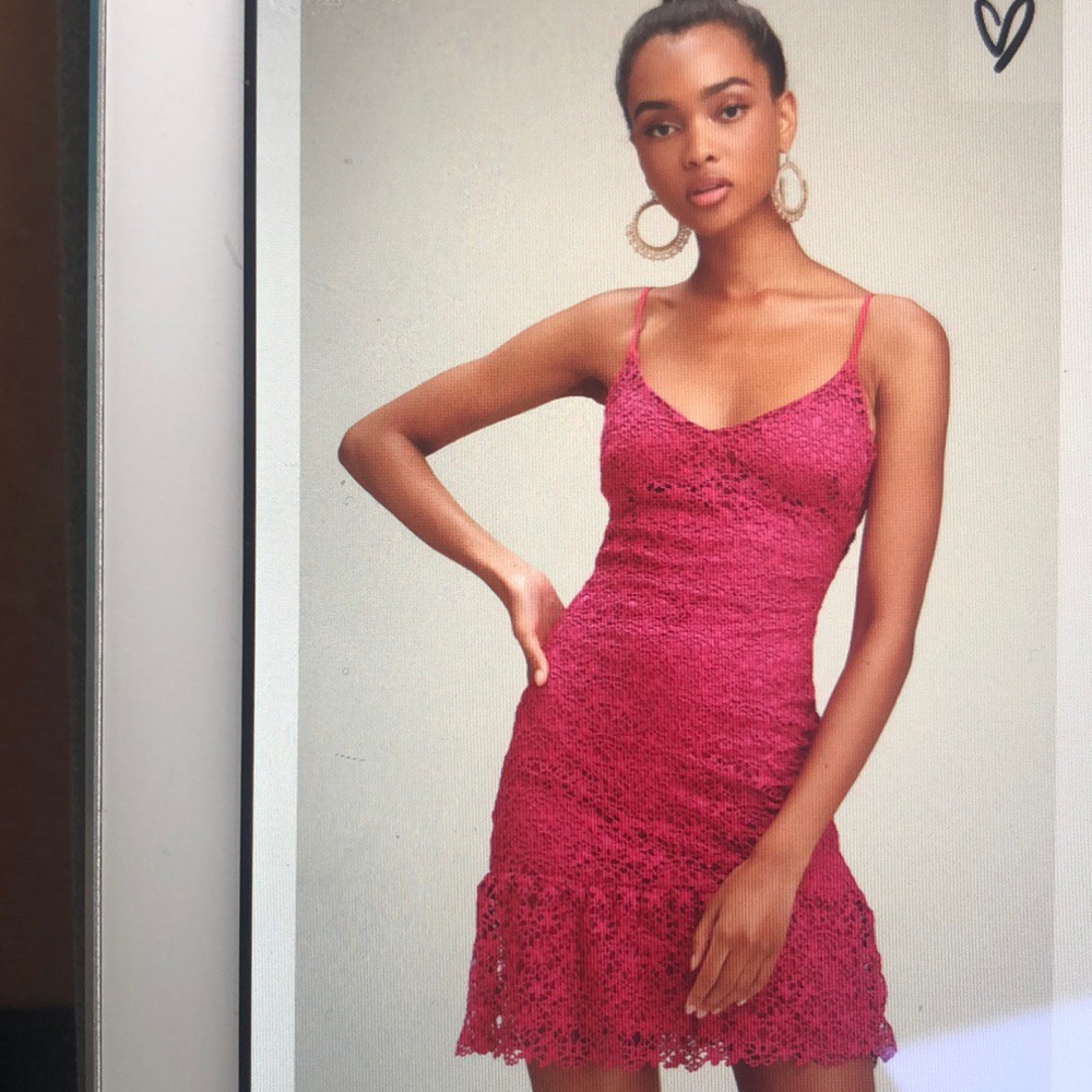 Lulus magenta lace ruffled dress NWT